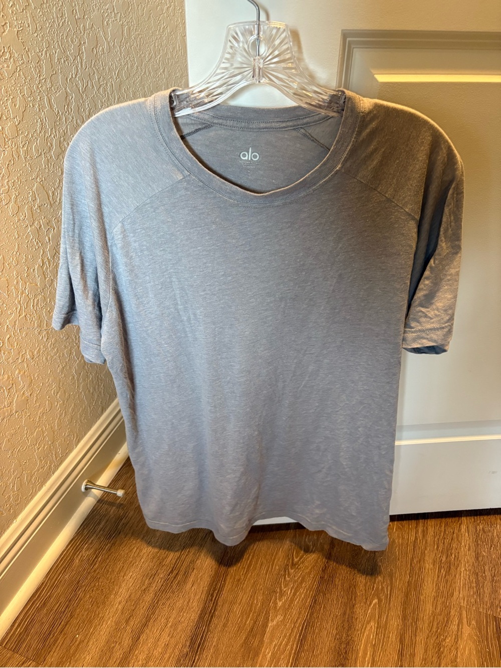 ALO Yoga Men's Short Sleeve Crew Tee in Heather Gray